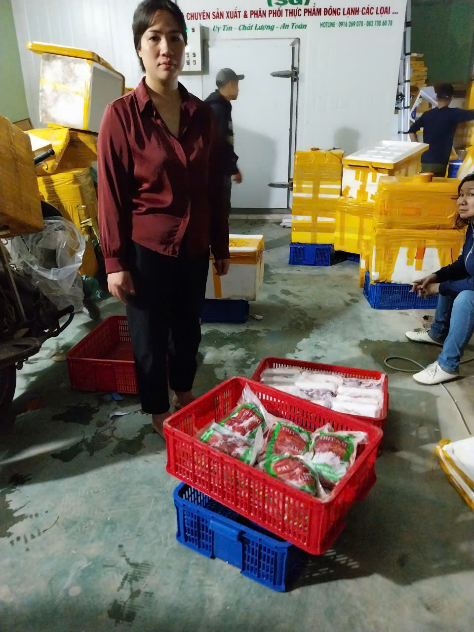 Cận cảnh kho thịt heo "đội lốt" đà điểu, dê, nai, nhím tuồn ra thị trường vừa bị triệt phá - Ảnh 6