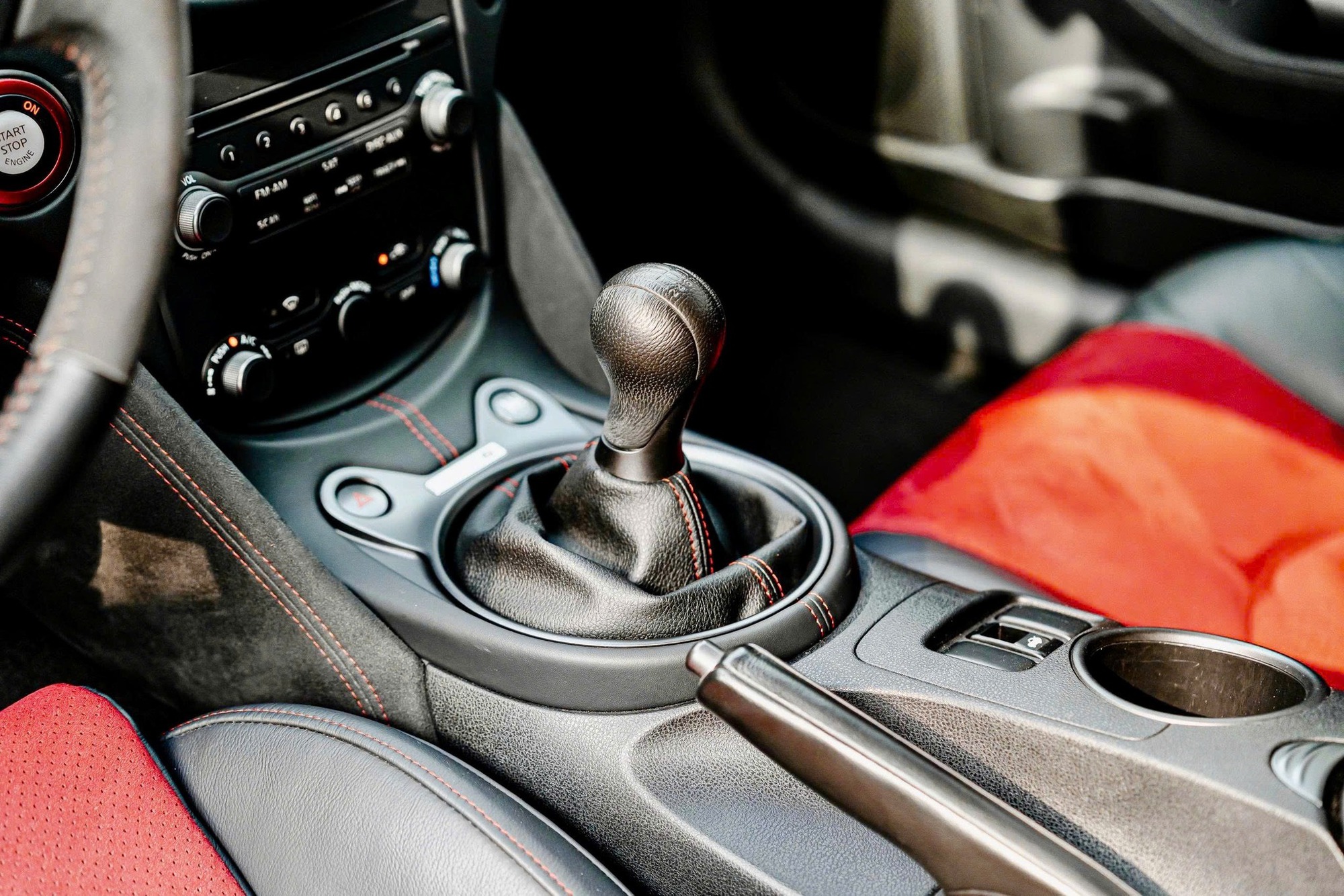 Nissan 370Z Nismo số sàn duy nhất Việt Nam rao 3,7 tỷ đồng: Đắt hơn RX 350 bản 'base' mua mới, bù lại 'xe gần như mới' cho người thích sưu tầm - Ảnh 13