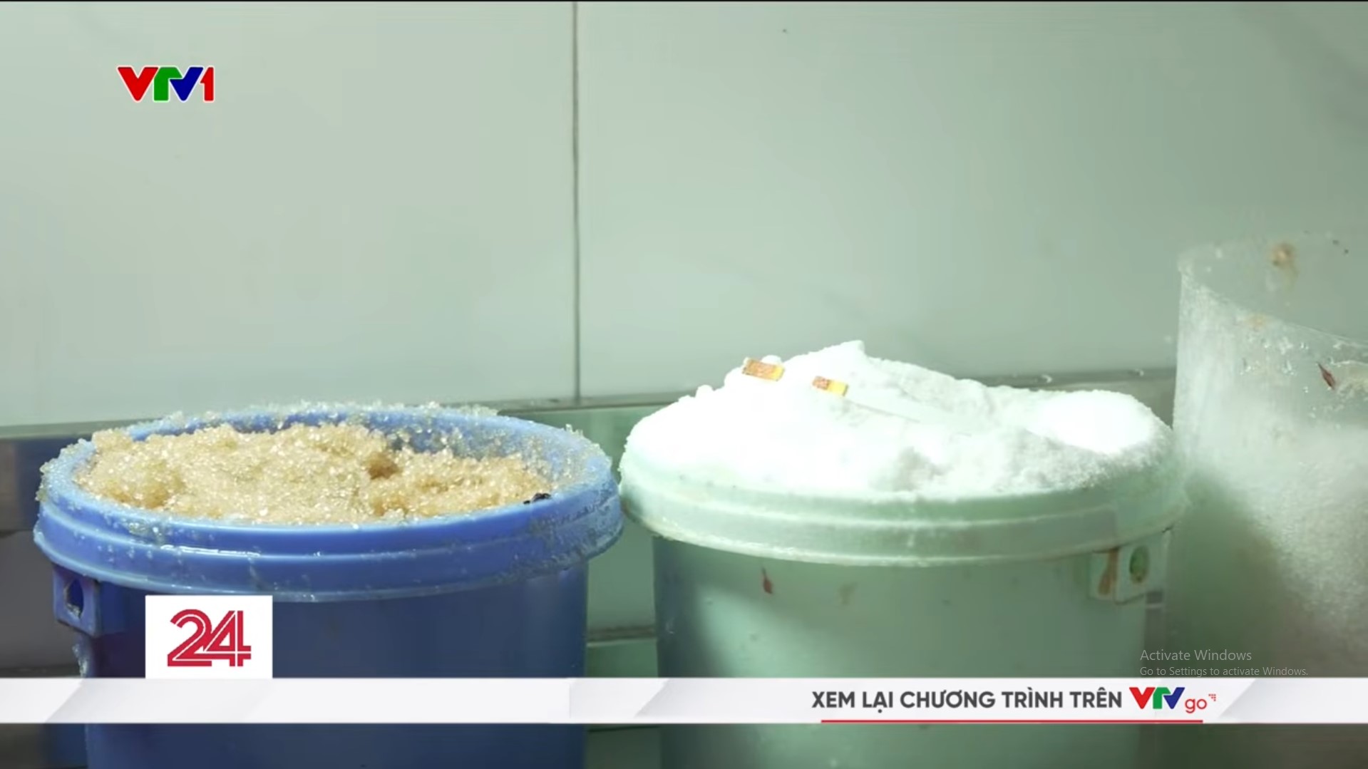 Rùng mình lời khai của chủ cơ sở giò chả trên phố cổ Hà Nội dùng chất cấm: Cho "tí ti" thôi,10kg thịt chỉ cho nửa thìa hàn the - Ảnh 2