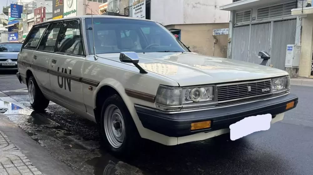 Cận cảnh Toyota Cressida Wagon của ông Đặng Lê Nguyên Vũ: Mẫu xe 'cổ lỗ sĩ' đi ngược xu hướng SUV, khiến giới mộ điệu phải ngả mũ vì cái 'gu' lạ - Ảnh 1