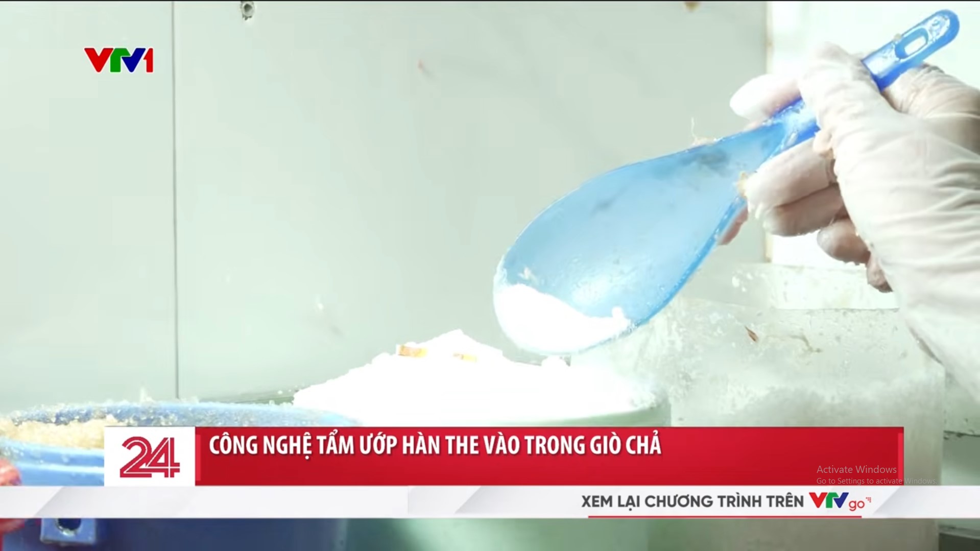 Rùng mình lời khai của chủ cơ sở giò chả trên phố cổ Hà Nội dùng chất cấm: Cho "tí ti" thôi,10kg thịt chỉ cho nửa thìa hàn the - Ảnh 3