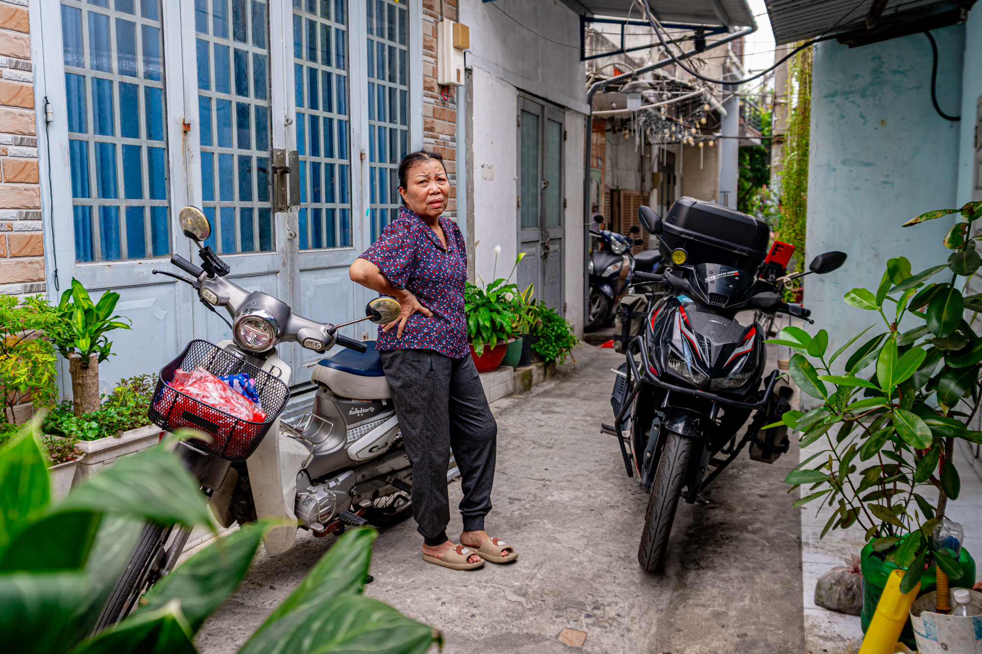 Cảnh Người dân sống cạnh 2 con rạch nước đen chờ “đổi đời” từ dự án 17.000 tỷ đồng tại TPHCM - Ảnh 6