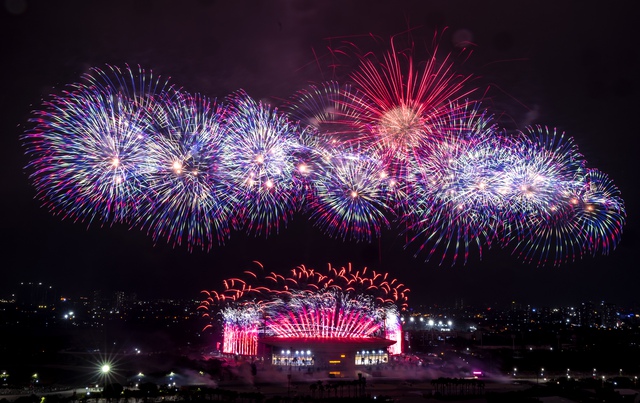 Mãn nhãn buổi tổng duyệt pháo hoa tối 21/1, Sun Group hé lộ: Mới chỉ bằng 5% so với quy mô buổi chính thức - Ảnh 7