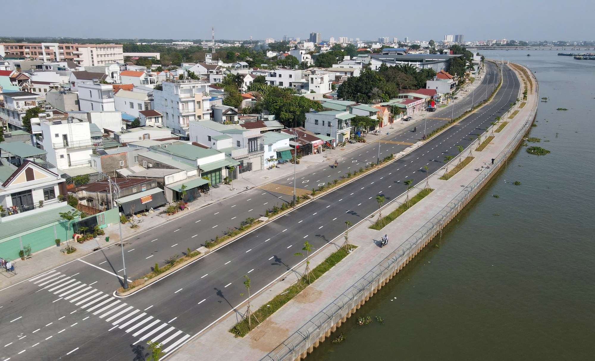 Hình ảnh đường ven sông Đồng Nai qua “nhà lầu ông Phủ" trước ngày thông xe - Ảnh 2
