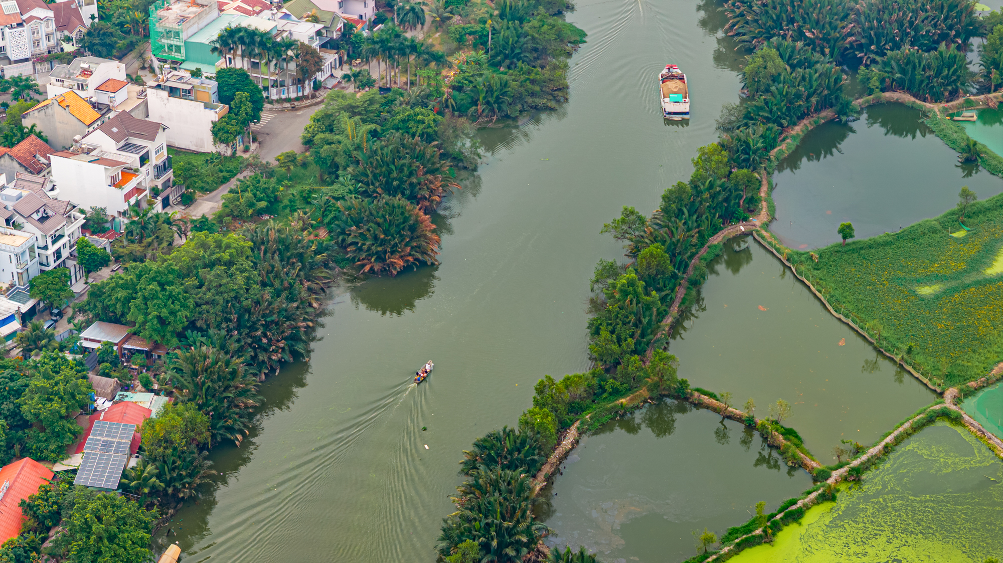 Cảnh Người dân sống cạnh 2 con rạch nước đen chờ “đổi đời” từ dự án 17.000 tỷ đồng tại TPHCM - Ảnh 8