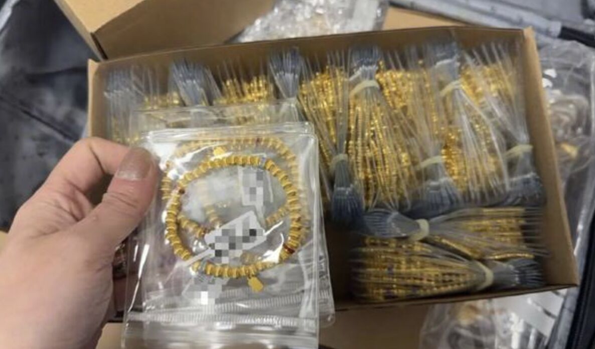 Phát hiện có người bỏ quên vali chứa 12kg vàng trị giá hơn 70 tỷ đồng trên tàu - Ảnh 1