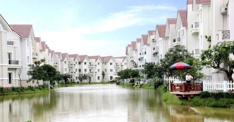 Các biệt thự giá trên 8.000 USD/m2 tại Hà Nội gặp khó thanh khoản - Ảnh 1