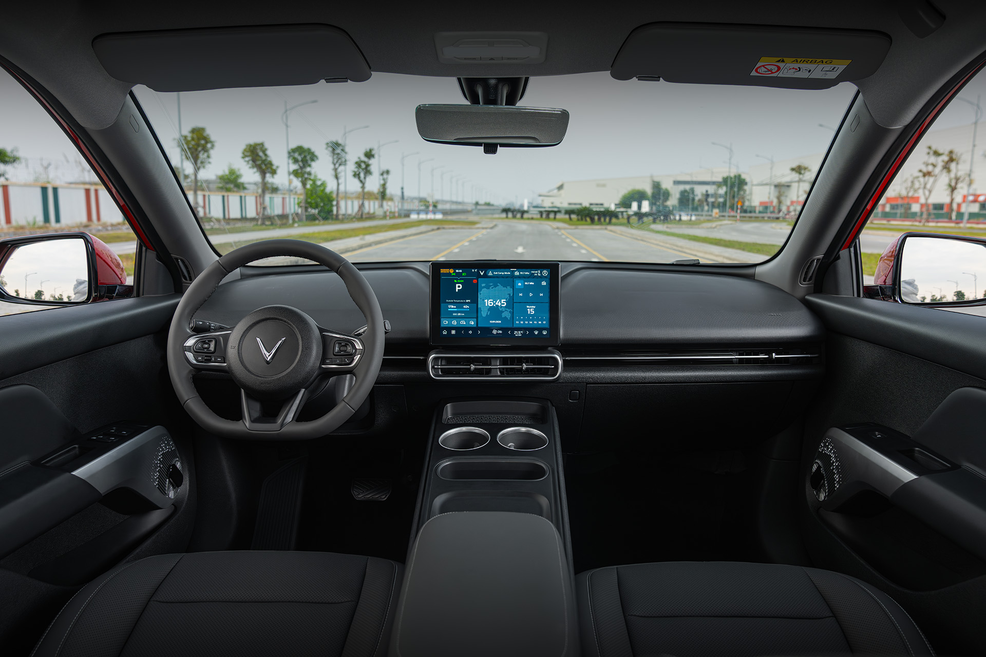 VinFast của ông Phạm Nhật Vượng tung mẫu Limo Green phiên bản 'biển trắng', giá 819 triệu đồng - Ảnh 3