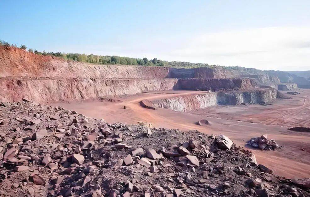 Phát hiện mỏ quặng bô xít trữ lượng 183 triệu tấn tại láng giềng Việt Nam - Ảnh 2