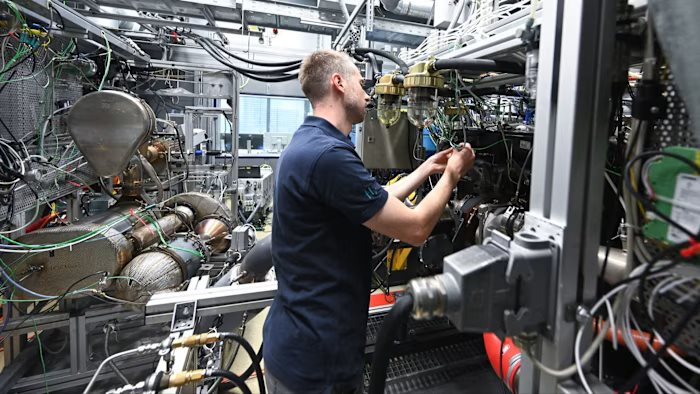 100.000 lao động bị sa thải: Cơn địa chấn của ngành xe hơi Châu Âu trước đối thủ Trung Quốc - Ảnh 3