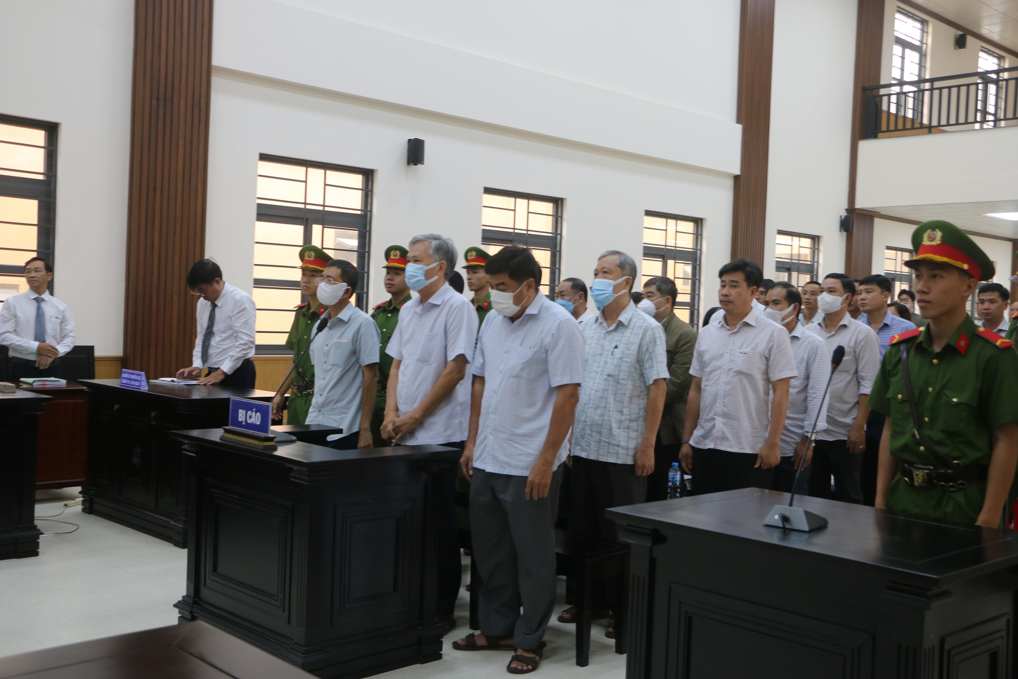 3 cựu Phó Chủ tịch UBND TP Long Xuyên, tỉnh An Giang bị đề nghị án treo - Ảnh 1