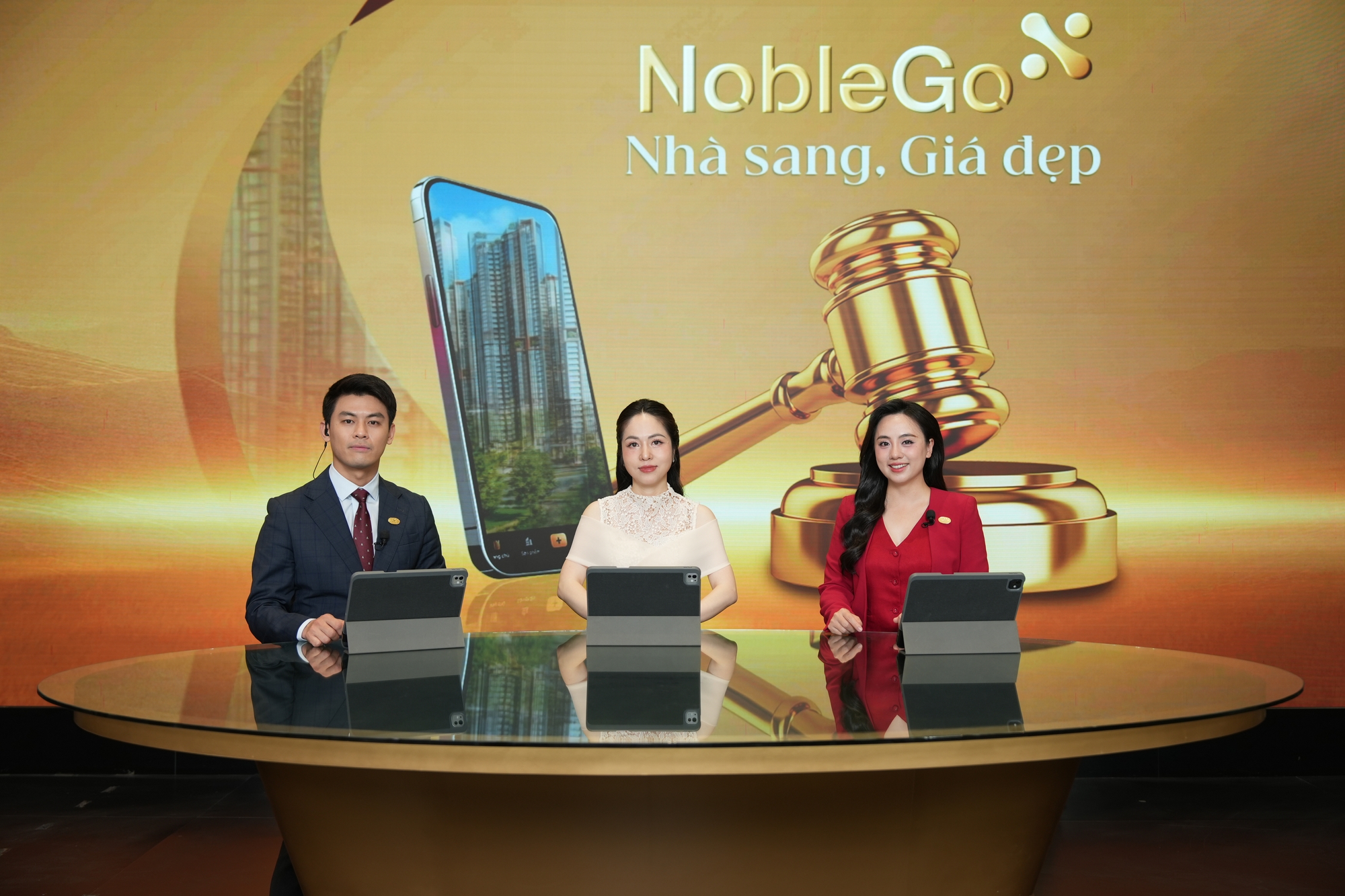 Vượt qua hàng loạt đối thủ, khách "chốt deal" căn hộ cao cấp Alumi giá 4 tỷ đồng trên sóng livestream - Ảnh 1