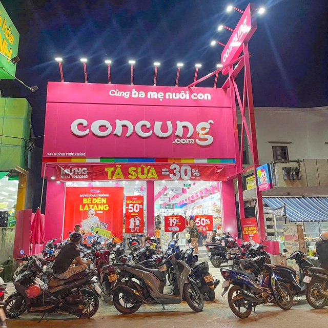 Vì sao Con Cưng vẫn mở 300 cửa hàng mỗi năm trong kỷ nguyên e-commerce? - Ảnh 1