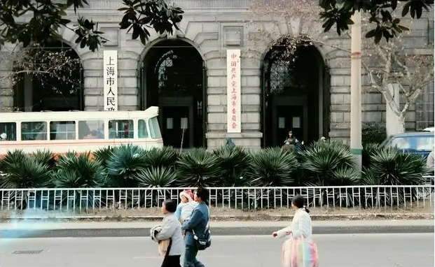 Ảnh cũ Thượng Hải thập niên 1980: Phương tiện này thống trị đường phố, có nơi 40 năm chưa hề khác - Ảnh 16