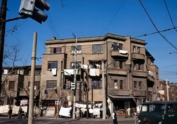 Ảnh cũ Thượng Hải thập niên 1980: Phương tiện này thống trị đường phố, có nơi 40 năm chưa hề khác - Ảnh 26