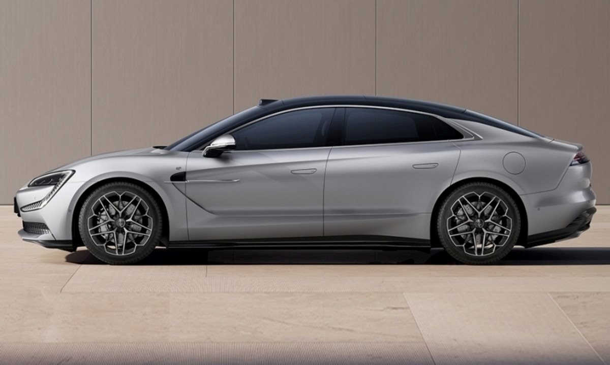 Mẫu sedan chạy điện mạnh 1.300 mã lực, hiện thực hóa giấc mơ 1.000 km – đi từ Hà Nội đến thẳng Phú Yên mới cần sạc - Ảnh 2