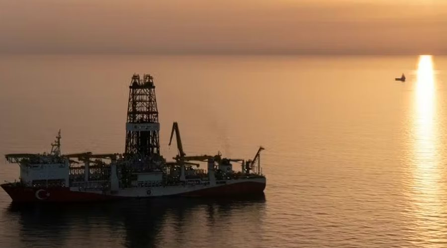 Khoan sâu 3.500m xuống đáy biển, phát hiện mỏ khí đốt chứa 75 tỷ mét khối khí, đủ dùng cho người dân cả nước trong 3,5 năm - Ảnh 1