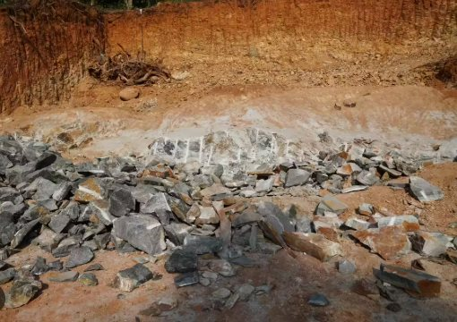 Phát hiện mỏ vàng trắng khổng lồ bên dưới mỏ khí đốt bỏ hoang lâu năm, trữ lượng 43 triệu tấn - Ảnh 1