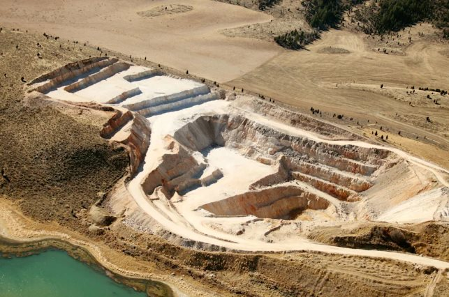 Phát hiện mỏ phốt phát khổng lồ làm rung chuyển ngành xe điện: Trữ lượng 77 tỷ tấn, đủ dùng trong 50 năm - Ảnh 1