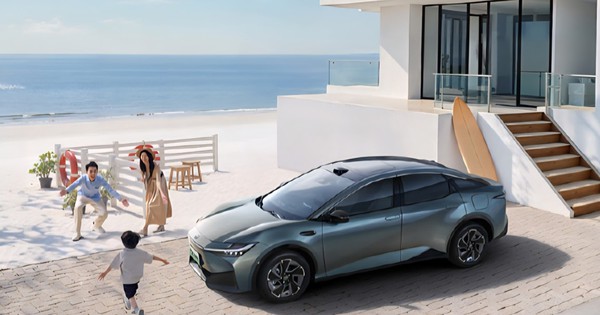 Toyota tiếp tục làm xe điện: Trang bị một loại công nghệ hỗ trợ lái nâng cao, tích hợp AI, quãng đường di chuyển hơn 600km, nhưng giá quy đổi chỉ gần 500 triệu