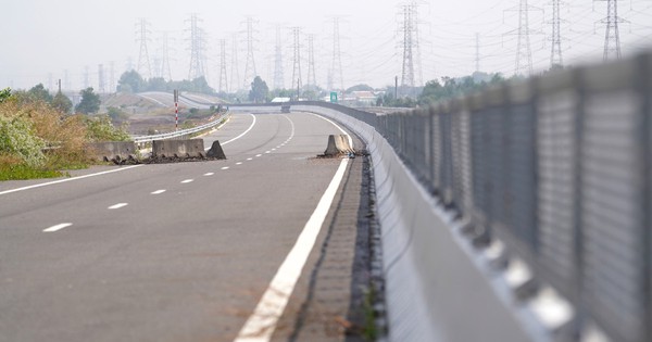 Cận cảnh đoạn cao tốc chưa thể khai thác do thiếu các điểm kết nối