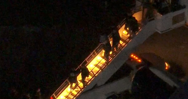 CNN hé lộ những hình ảnh đầu tiên: Ông Maduro được đưa tới New York