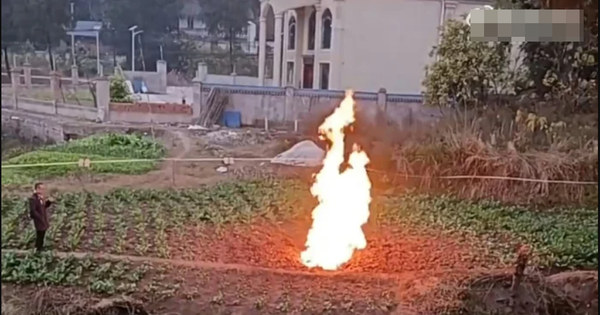 Cánh đồng gần trường học bỗng xuất hiện đám cháy lạ trong nhiều ngày liền, vẫn bùng lên cả khi trời mưa