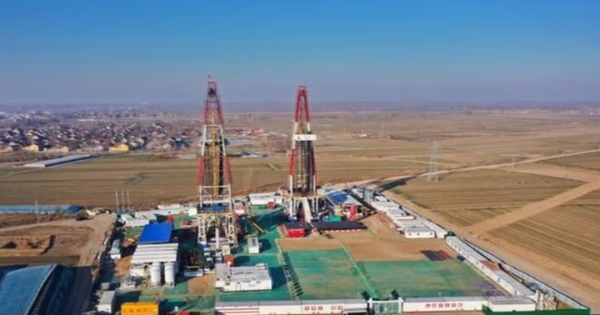 Dùng thiết bị tự động khoan 6.000m xuống lòng đất, phát hiện 140 triệu tấn dầu đá phiến ngay tại láng giềng Việt Nam