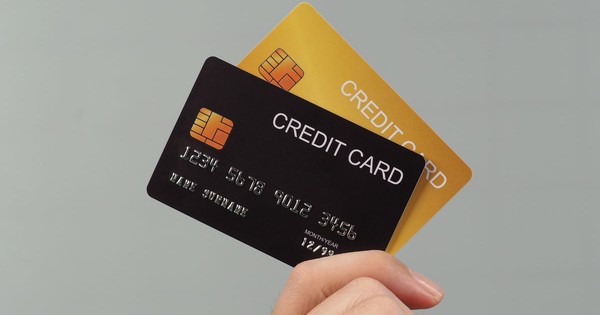 Từ nay, người mở thẻ tín dụng bắt buộc phải đến ngân hàng