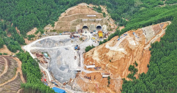 Chính thức thông toàn bộ hầm chui đèo Phượng Hoàng
