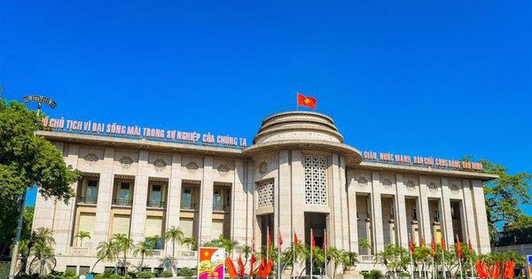 Cập nhật ngày 7/1: Lãi suất liên ngân giảm mạnh trên diện rộng, tỷ giá USD tự do tăng lên 27.000 đồng