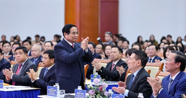 Thủ tướng: Mục tiêu tăng trưởng 2 con số năm 2026 là ‘ngọn núi cao’ cần chinh phục