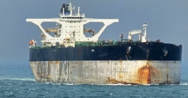 Mỹ truy đuổi tàu dầu gần Venezuela, Nga "điều tàu ngầm hộ tống"