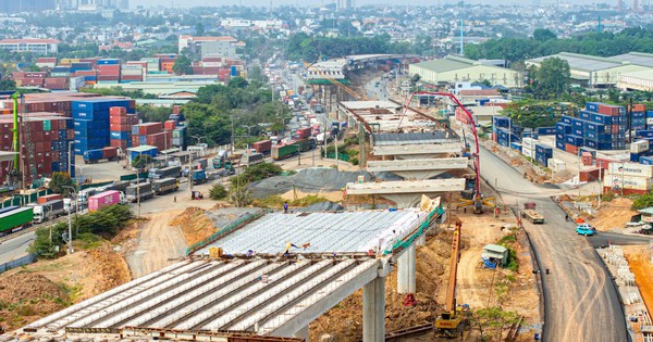 Đại công trường nút giao Tân Vạn chạy nước rút cuối năm