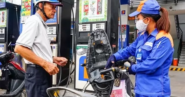 Giá xăng giảm lần thứ 5 liên tiếp