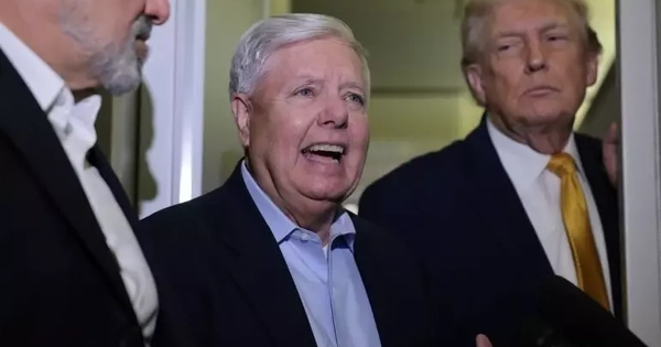 Tổng thống Mỹ Donald Trump 'bật đèn xanh' cho lệnh trừng phạt Nga