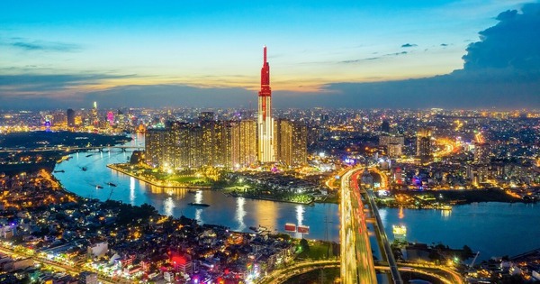 "Câu lạc bộ trăm nghìn tỷ" lần đầu lộ diện và loạt kỷ lục chưa từng có tại Việt Nam