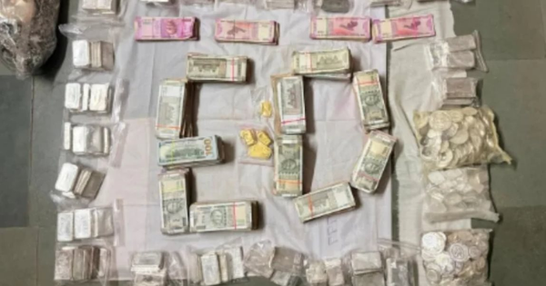 Đột kích tư gia một môi giới chứng khoán, tịch thu 1,2 kg vàng trị giá 4,7 tỷ đồng, 110 kg bạc giá 7,8 tỷ đồng, 1,4 tỷ tiền mặt, tài sản vượt xa thu nhập hợp pháp