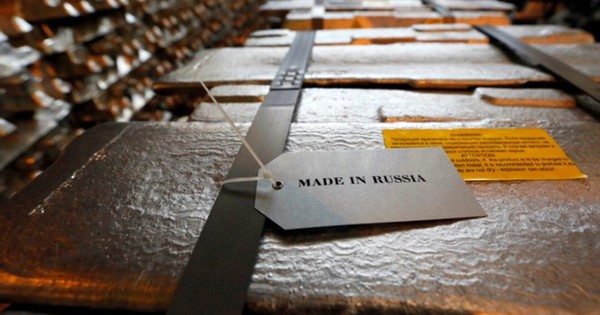 Các lệnh trừng phạt tan biến: EU đã mua lượng kim loại trị giá 2 tỷ euro từ Nga