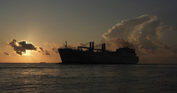 Mỹ thả các thủy thủ Nga từ tàu Mariner bị bắt giữ