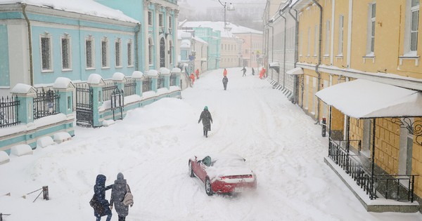 Moscow chìm trong bão tuyết: Giao thông tê liệt, hàng trăm chuyến bay bị ảnh hưởng