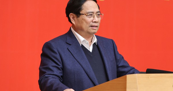 Thủ tướng: Tiếp tục sắp xếp, tinh gọn tổ chức bộ máy ở Trung ương và địa phương