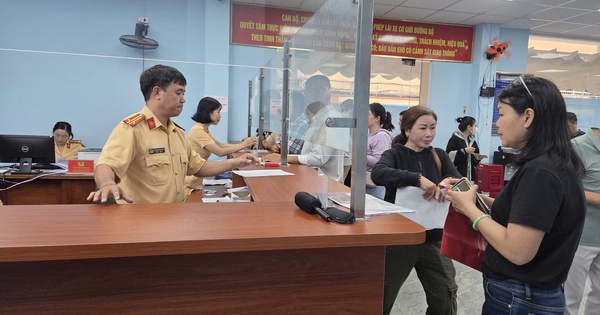 CSGT TPHCM thông tin chính thức về lệ phí đăng ký, cấp biển số xe