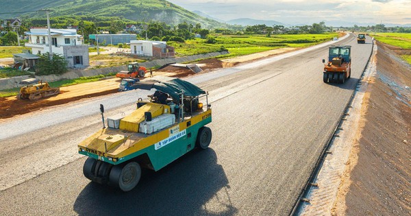 Thủ tướng: Đầu tư dưới 3.000 dự án dùng ngân sách Trung ương trong nhiệm kỳ tới