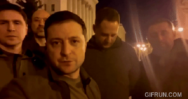 Quốc hội Ukraine bất ngờ quay lưng với Tổng thống Zelensky: Chuyện gì đang xảy ra ở Kiev?