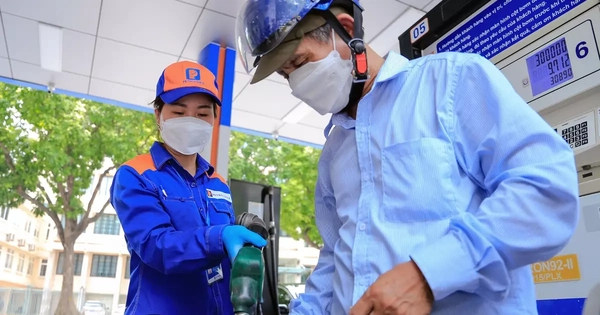 Giá xăng sắp đứt mạch giảm?
