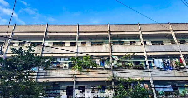 Cận cảnh các khu nhà tập thể cũ phải di dời