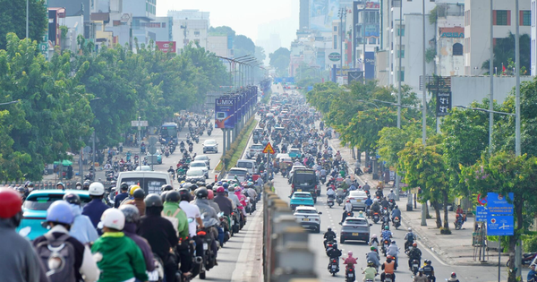 Chủ tịch TP.HCM nói về thời điểm 'giải bài toán' kẹt xe, ô nhiễm môi trường