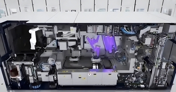 Sếp lớn của ASML tuyên bố: Trung Quốc đang tiến bộ theo cách mà chúng ta không thể ngăn cản