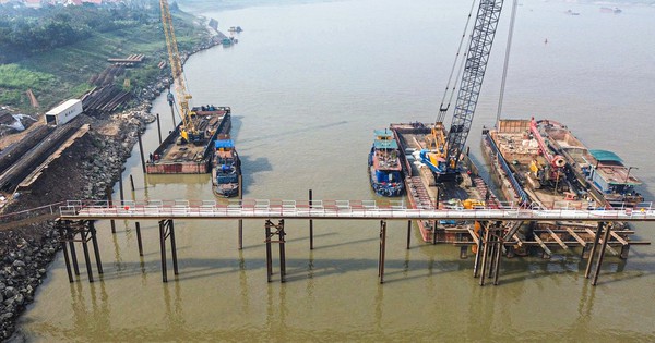 Cận cảnh công trường thi công cầu hơn 3.400 tỷ đồng nối Hà Nội - Phú Thọ